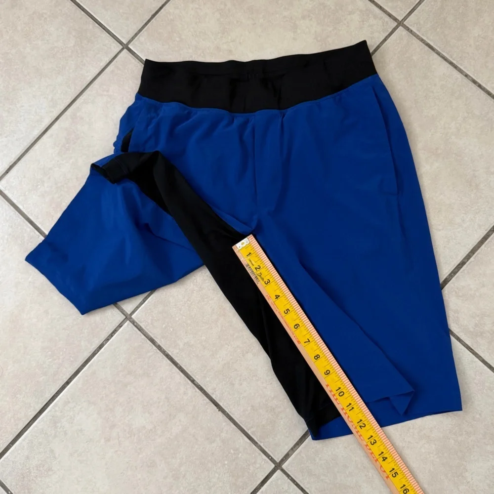 LULULEMON T.H.E. SHORT 11” LINERLESS BLACK BLUE COLOR SIZE MEDIUM EUC